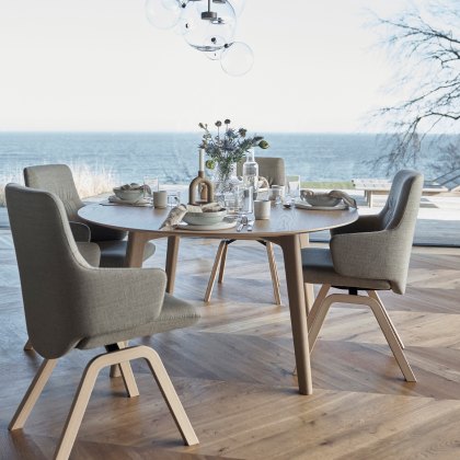 Stressless Bordeaux Quickship - Round Dining Table (Natural)