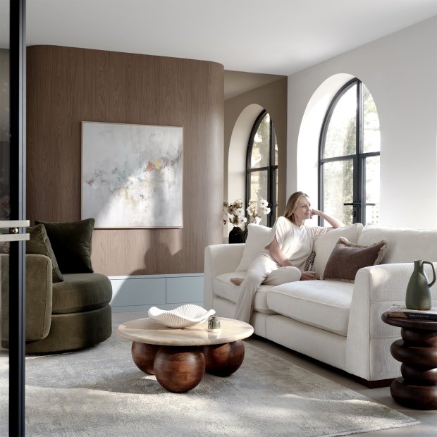How to Style a Relaxed Contemporary Home: 10 Expert Tips | Roomes