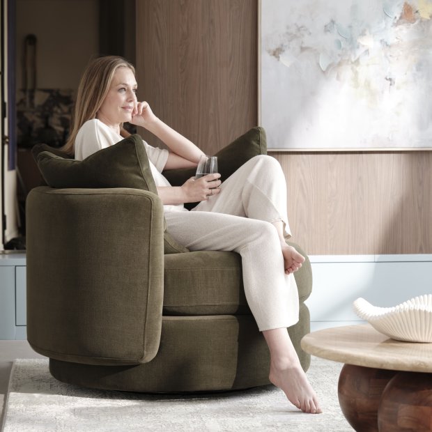 How to Style a Calm, Inviting Living Room| Roomes