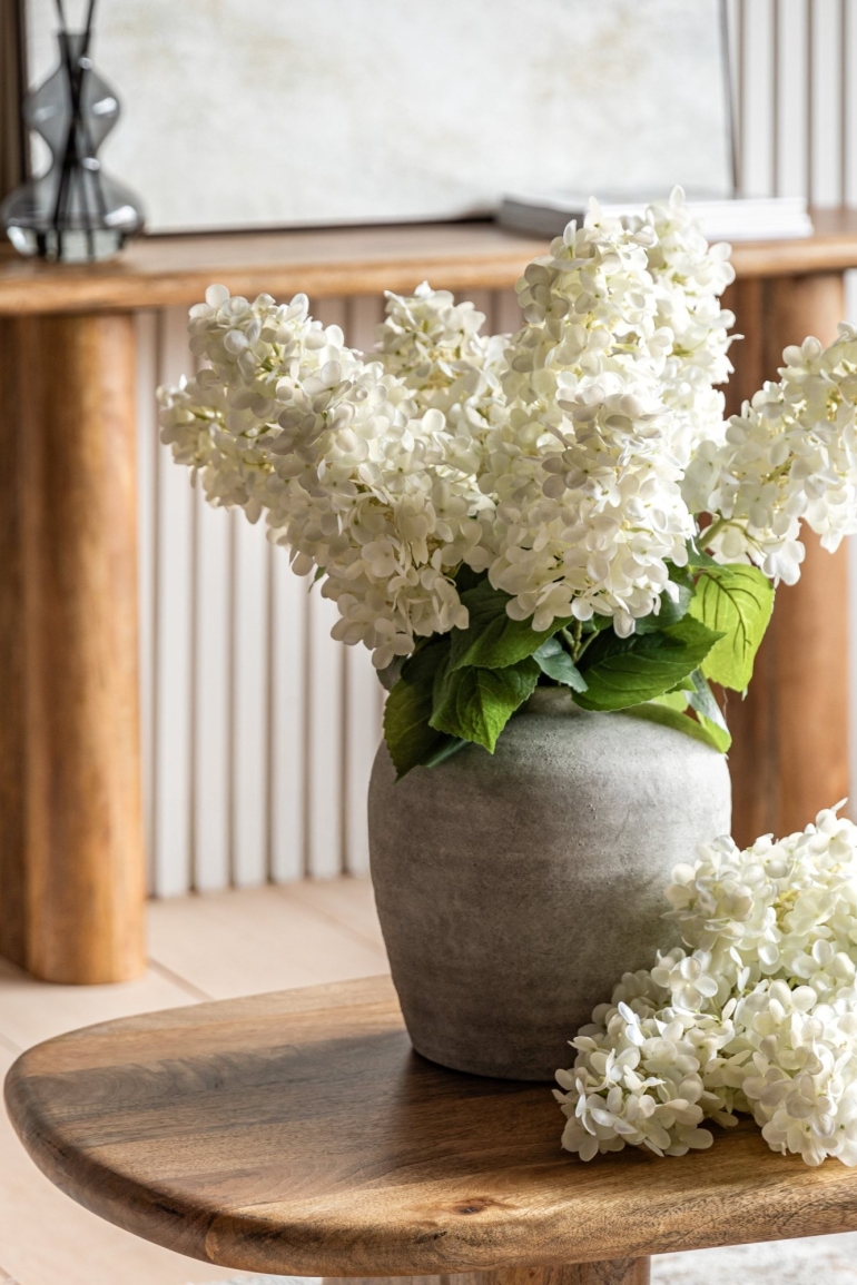 Guide To Arranging Faux Flowers For Spring