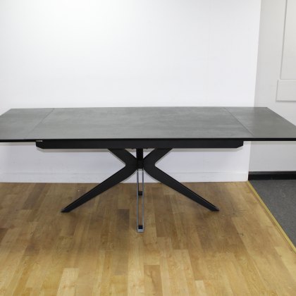 Impulsion - Dining Table (Black Lacq Steel Base)