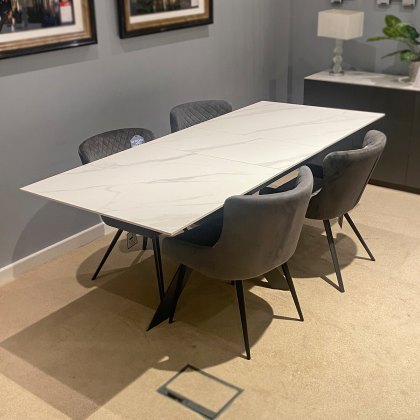 Omega - Extending Table & 4 Chairs
