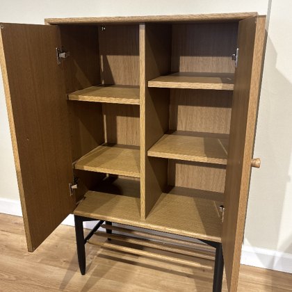 Monza - Universal Cabinet