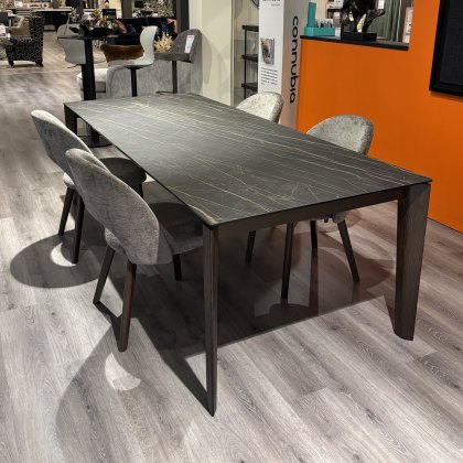 Calligaris - Band Table (4 Tuka Chairs) Calligaris - Band Table (4 Tuka Chairs)