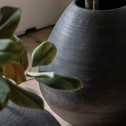 Accessories - Artistic Aluminium Vase Chatai