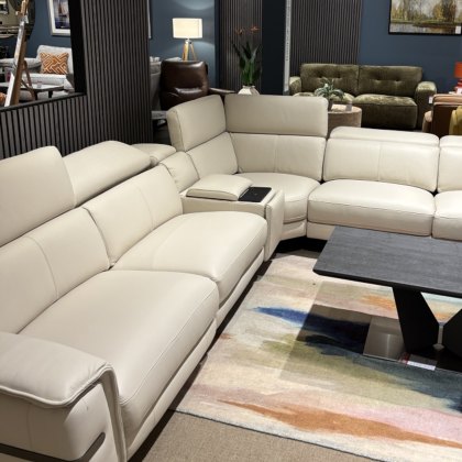 Piccadilly - Corner Group Piccadilly - Corner Group