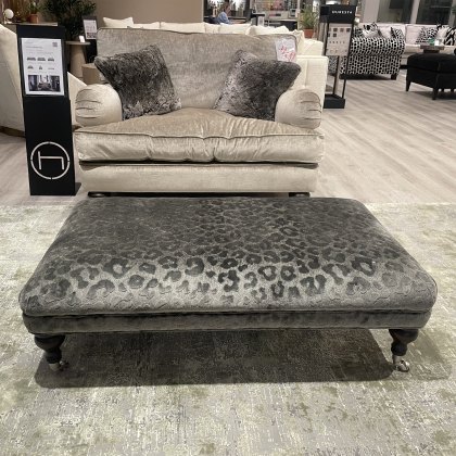 Belgrade - Footstool Belgrade - Footstool