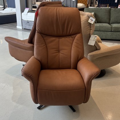 Lupo - Medium Chair (Electric)