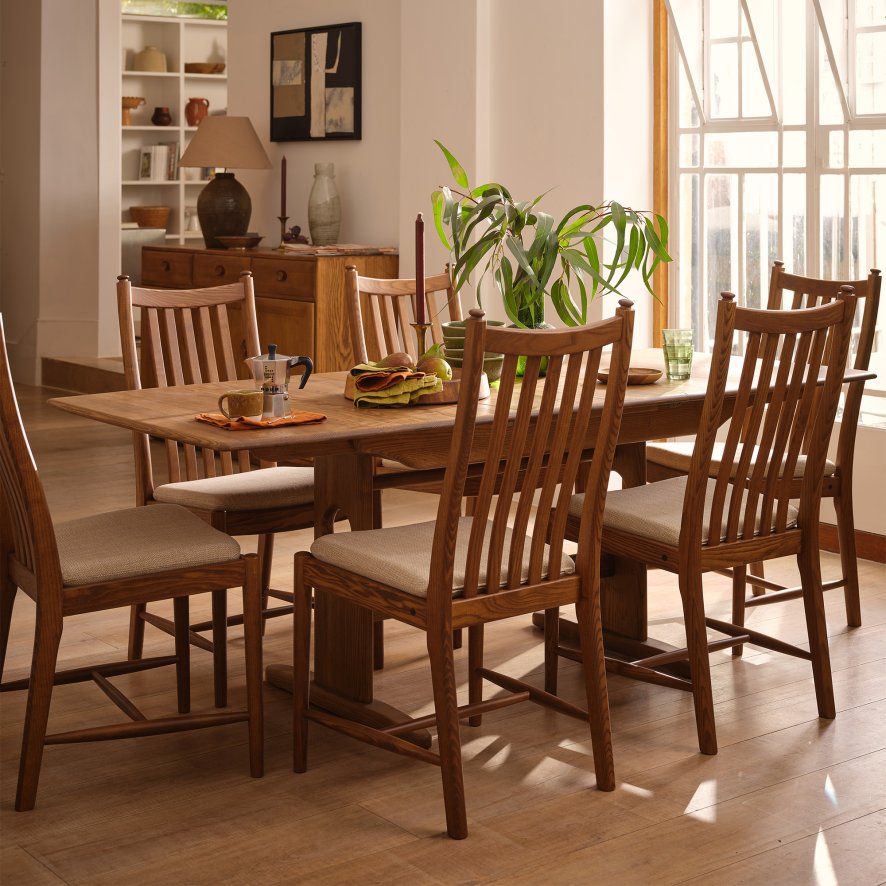Ercol Ercol Windsor - Medium Extending Dining Table