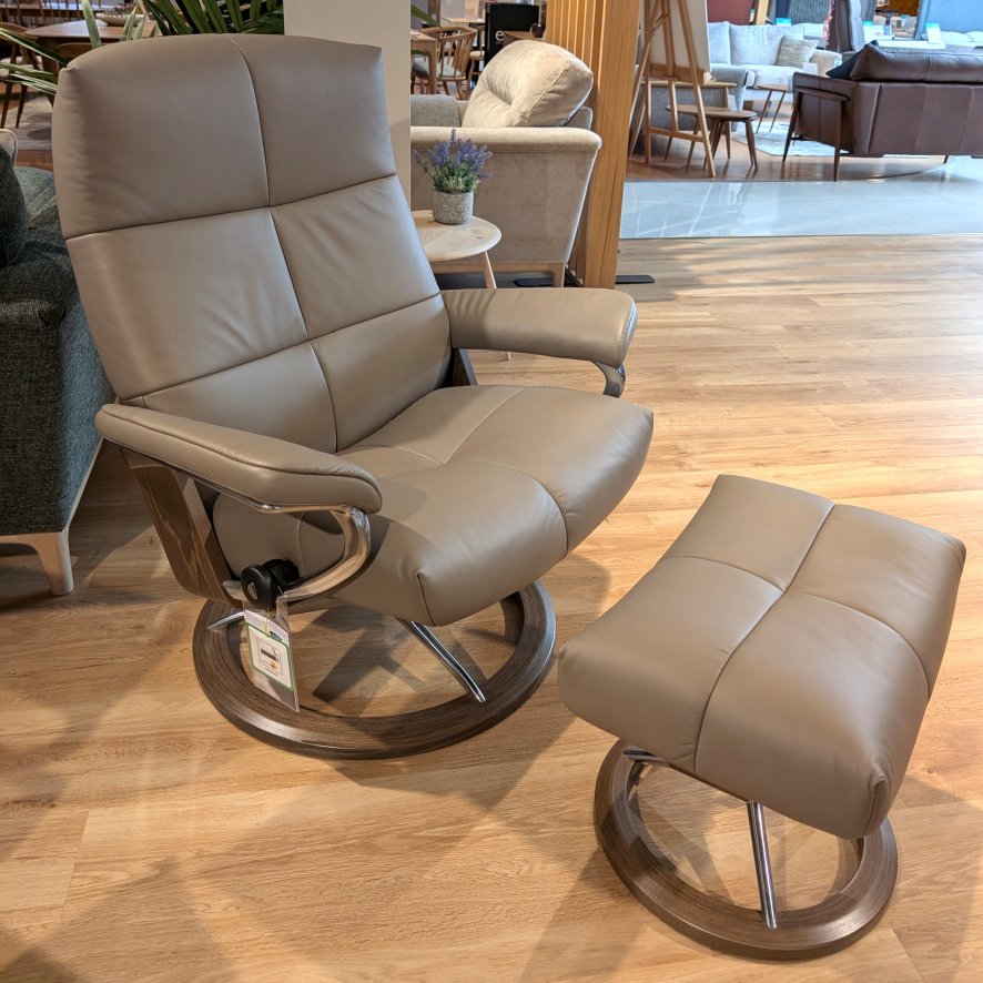Stressless David - Large Chair w/footstool (Signature Base)