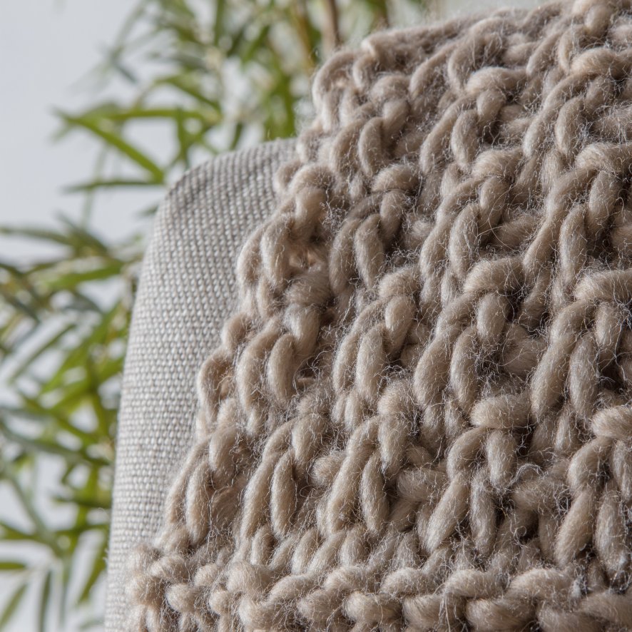 Gallery Direct Throws - Moss Chunky Knitted Oatmeal