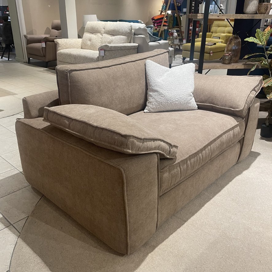 Whitemeadow Upholstery Madrid - Cuddler