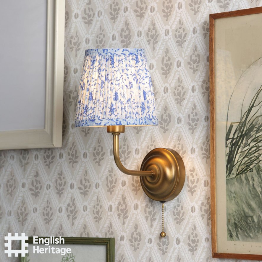 English Heritage Lighting English Heritage - Belsay Hall Wall Light Antique Bronze With Shade
