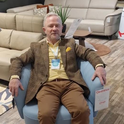 😆 Our Clearance prices will get your head spinning! Tony's taken it quite literally...but can you...