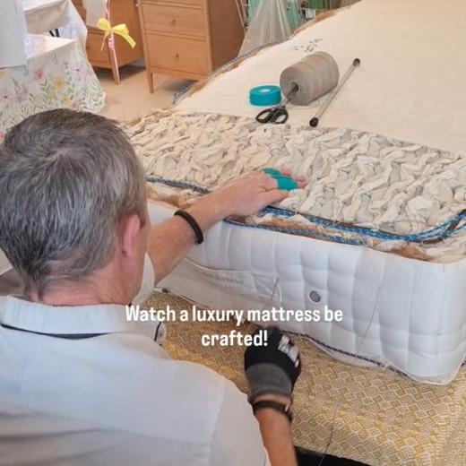 What a true talent we were lucky enough to have in-store yesterday!👏 Welcome to the fascinating wo...